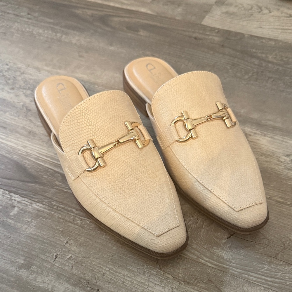 CL by Laundry Cream Mules with Gold Detail